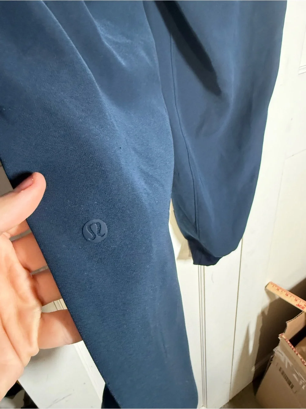 Lululemon On The Fly Jogger in True Navy Blue Size 12 Stretchy Athletic - Picture 8 of 9